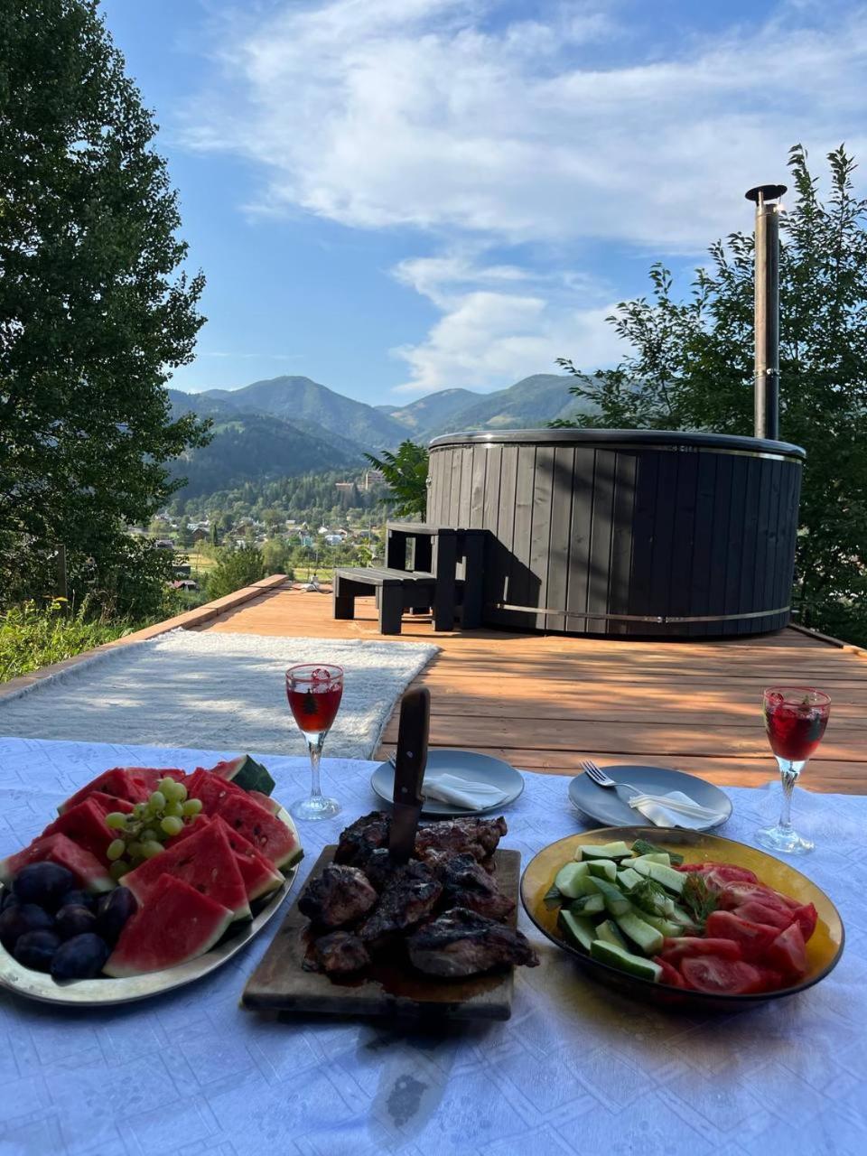 Kitica House Hotell Verkhovijna Eksteriør bilde